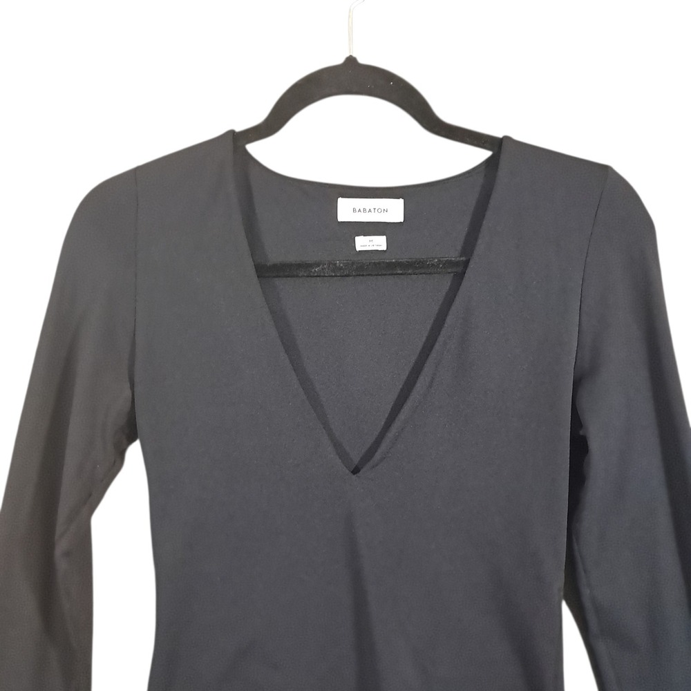 Aritzia Wilfred Black Cropped Top Contour Plunging V‎ Neck Minimal Indie Chic M - Picture 4 of 10
